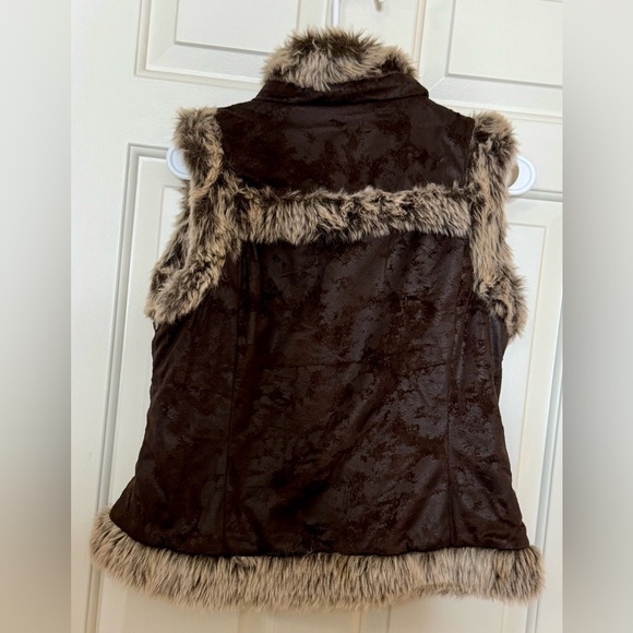 Body Central Faux Fur Lined Vest – Size L - Picture 2 of 7